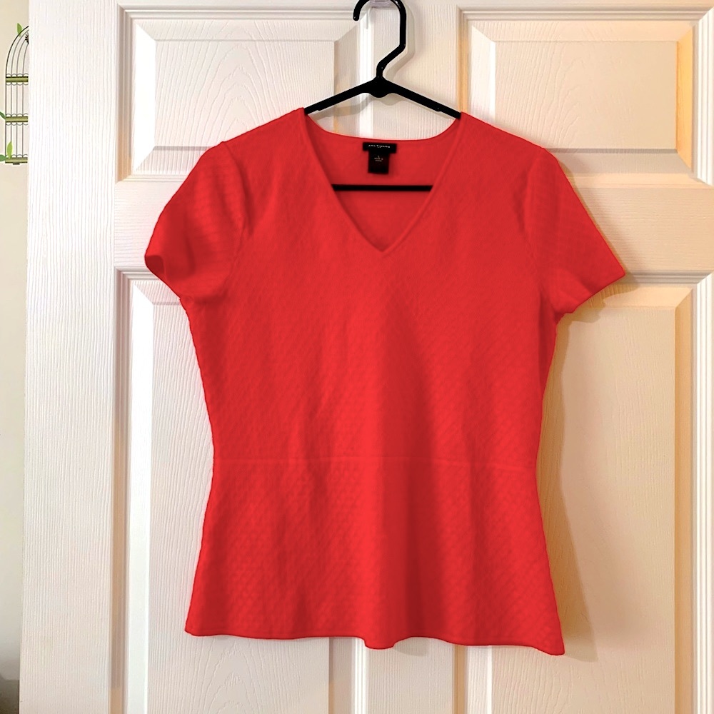 🐦‍🔥Ann Taylor Short Sleeve Lightweight Knit Top